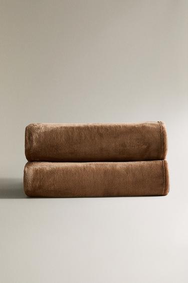 PLAID POLAIRE FRANGES - Marron clair de Zara - Image 1
