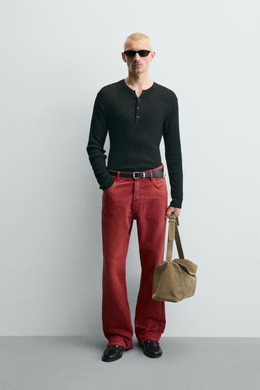 JEANS FLARE FIT - Rojo de Zara