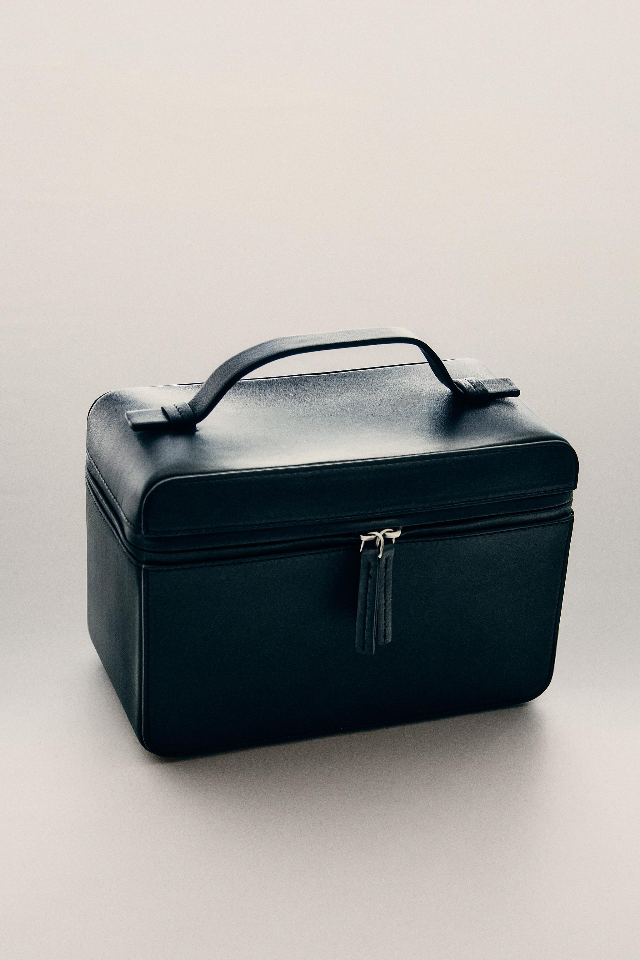 LEATHER BRIEFCASE TOILETRY BAG