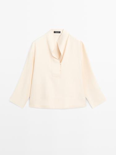 Blouse fluide avec plastron - Écru de Zara