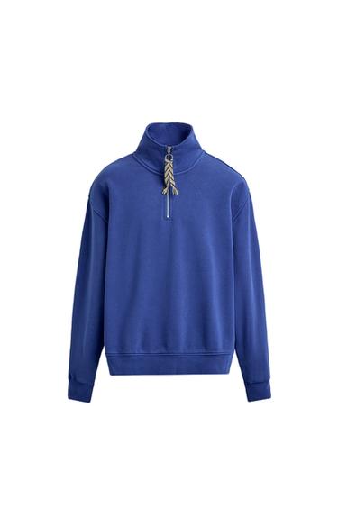 سويت شيرت بقبة وسحاب وشريط آرون ليفين × زارا - أزرق فاقع by Zara