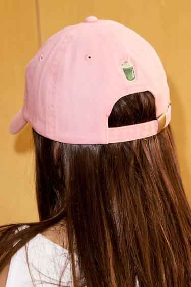 CASQUETTE SERGÉ INSCRIPTION MATCHA - Rose de Zara - Image 1