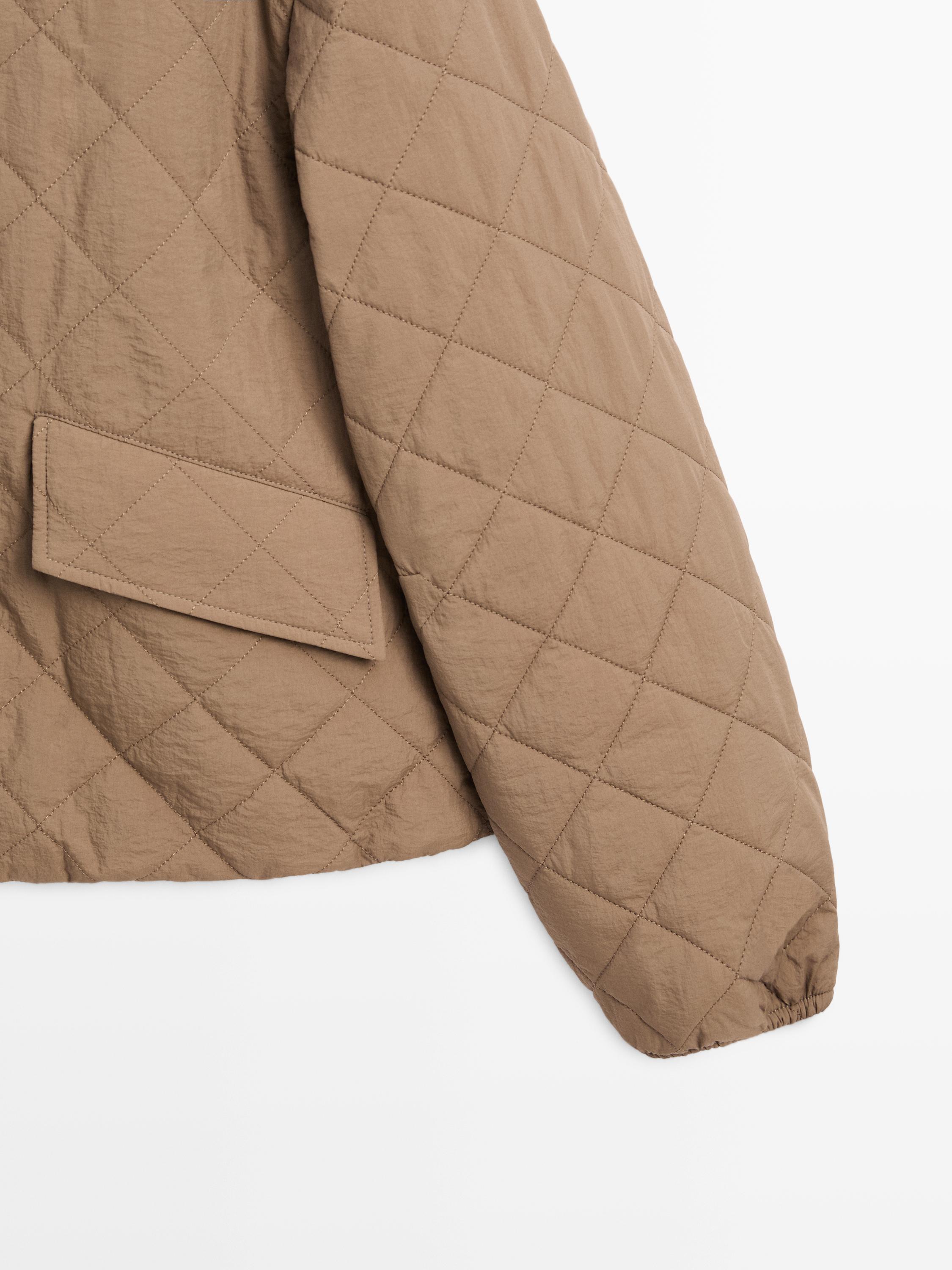 Short lightweight puffer jacket