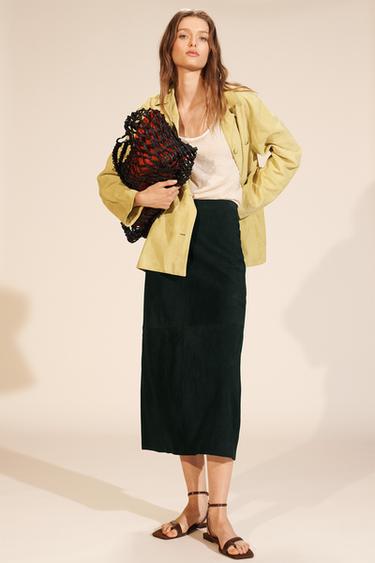 LIMITED EDITION MINIMAL SUEDE LEATHER SKIRT - Dark green by Zara