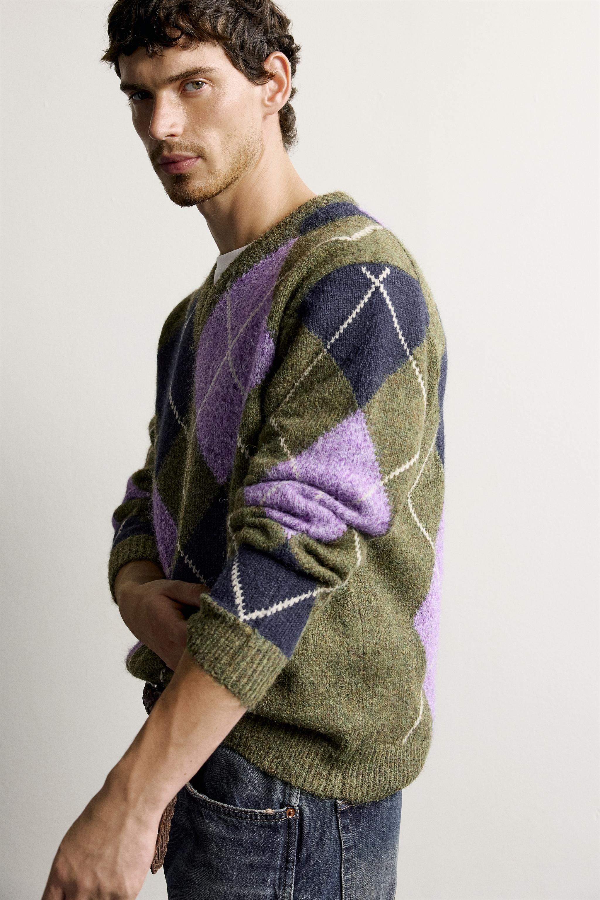 GEOMETRIC JACQUARD SWEATER