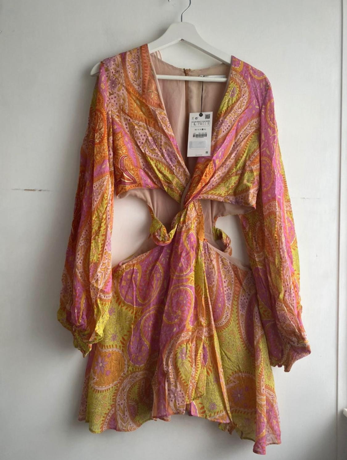 PRINTED DRESS WITH CUT-OUT DETAIL