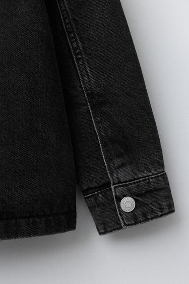 SURCHEMISE EN DENIM MATELASSÉE À CAPUCHE AMOVIBLE - Noir de Zara - Image 4