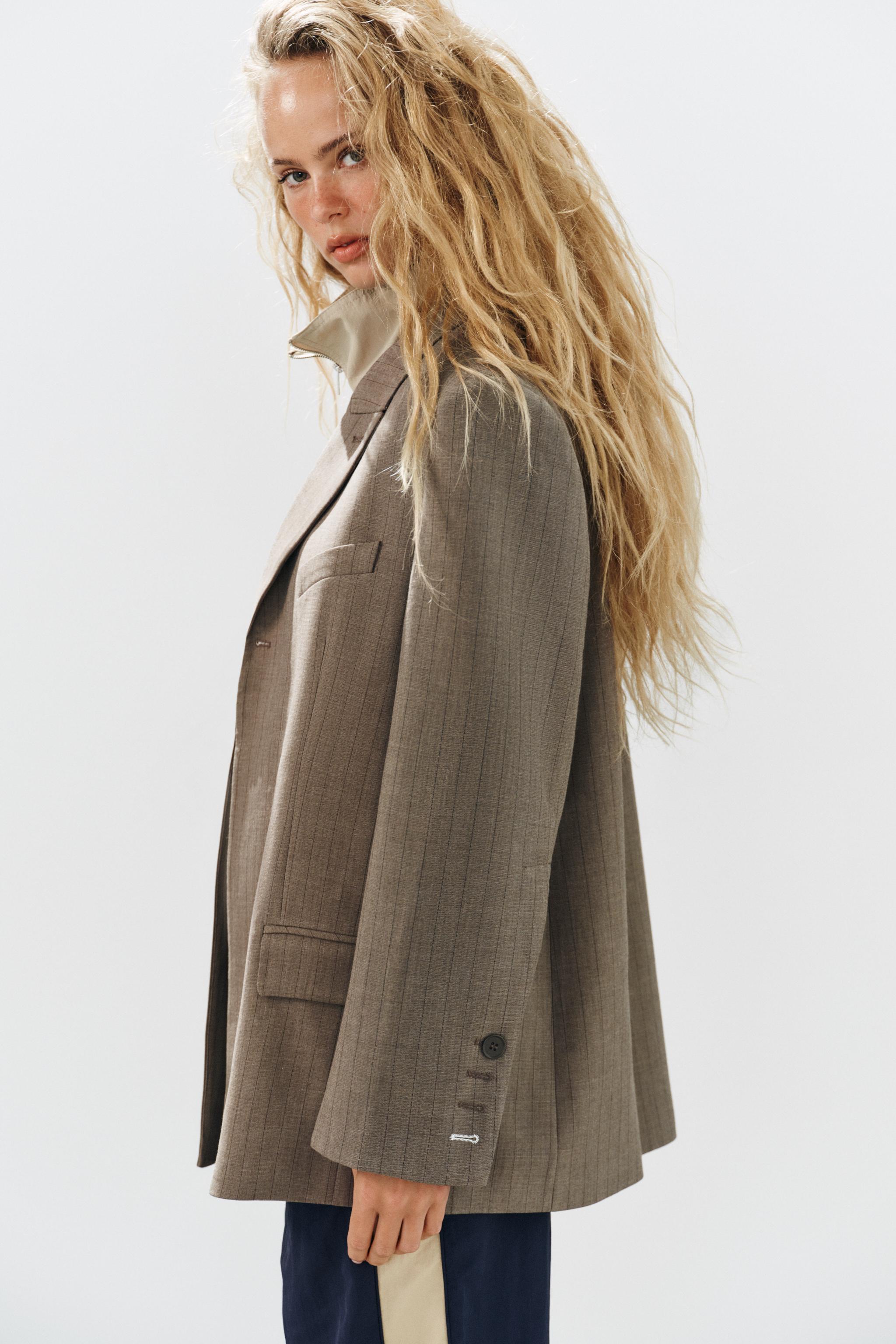OVERSIZED PINSTRIPE BLAZER