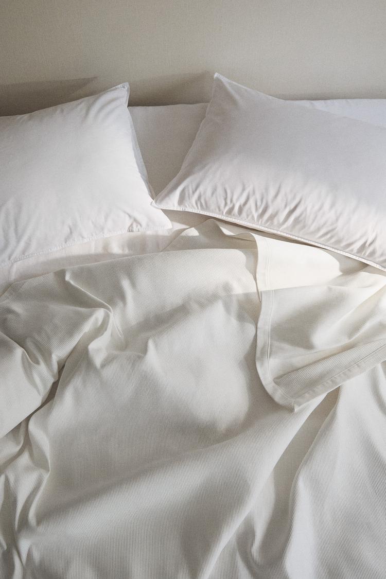 STRIPED BEDSPREAD — White