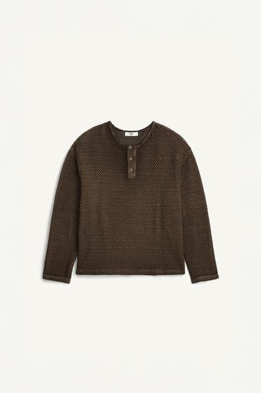 تيشرت محاك بياقة CROCHET - بني الخاص بـ Zara