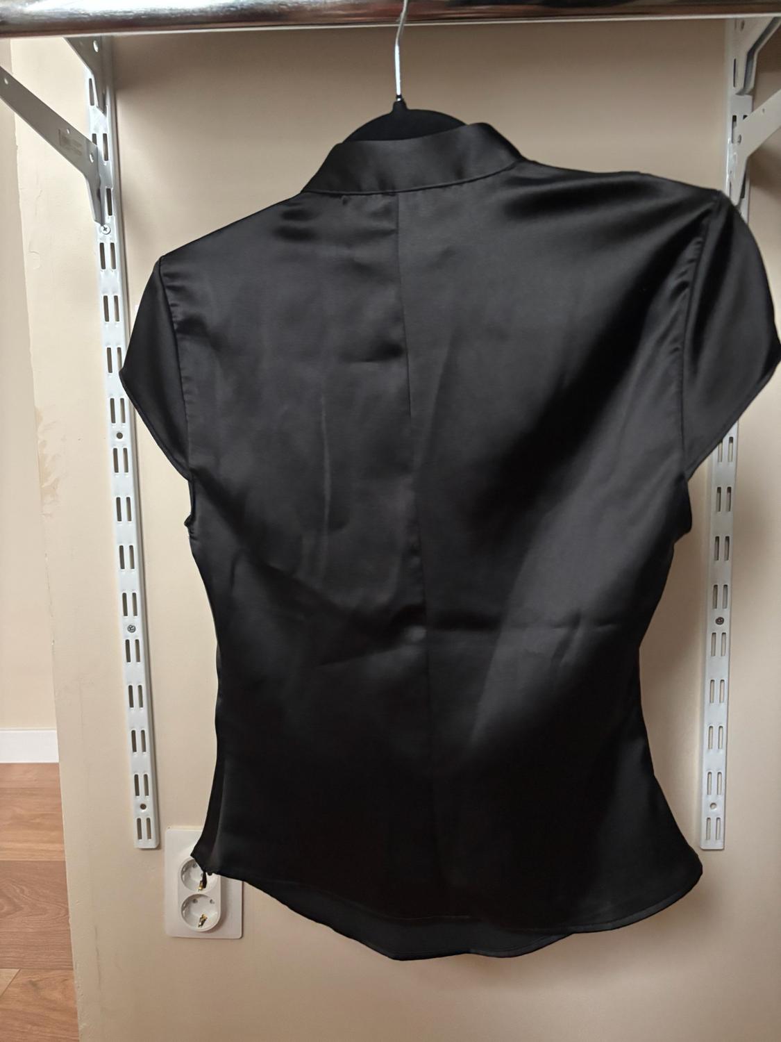 SATIN TOP WITH SIDE BUTTONS - Image 5