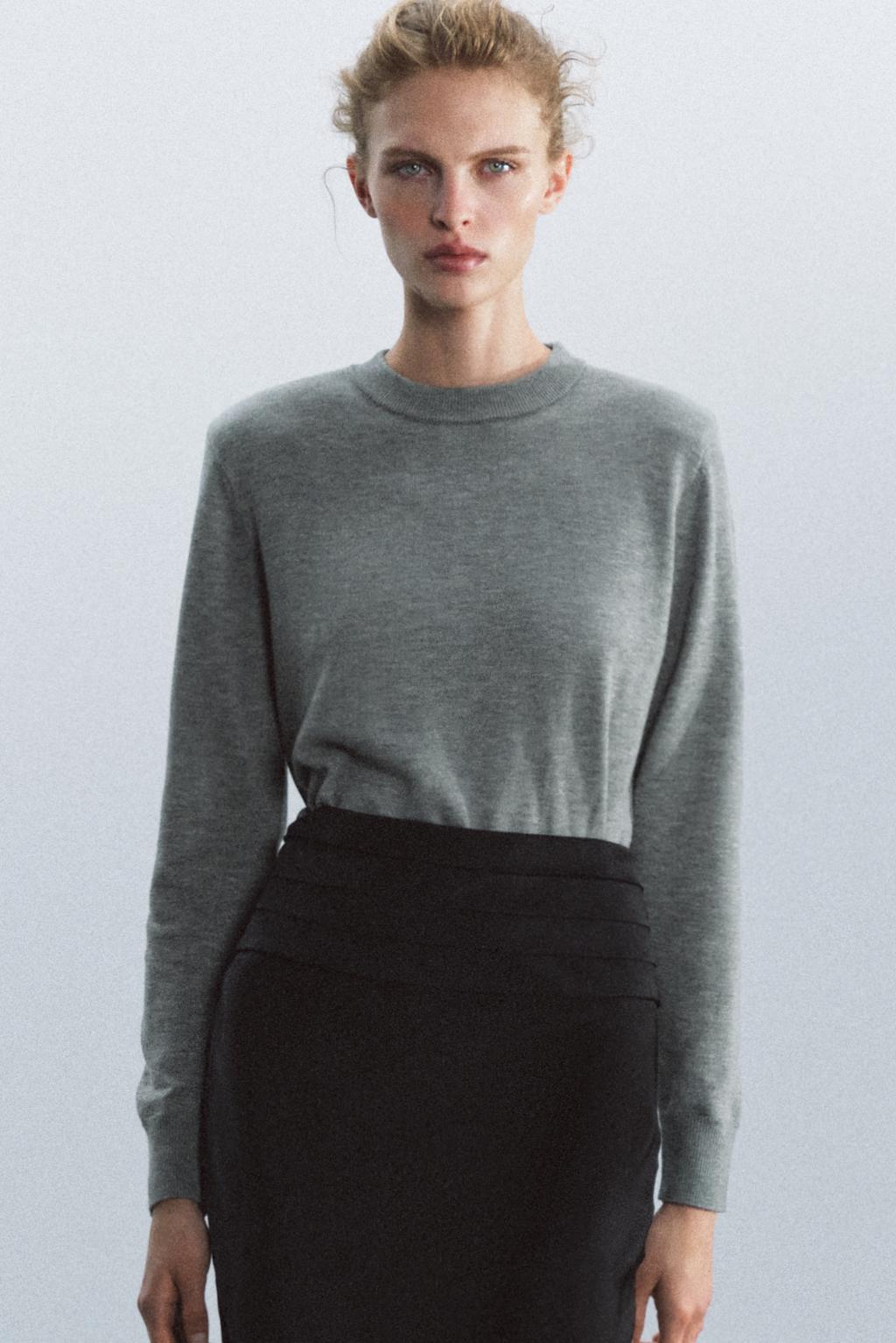 KNIT JUMPER WITH SHOULDER PADS