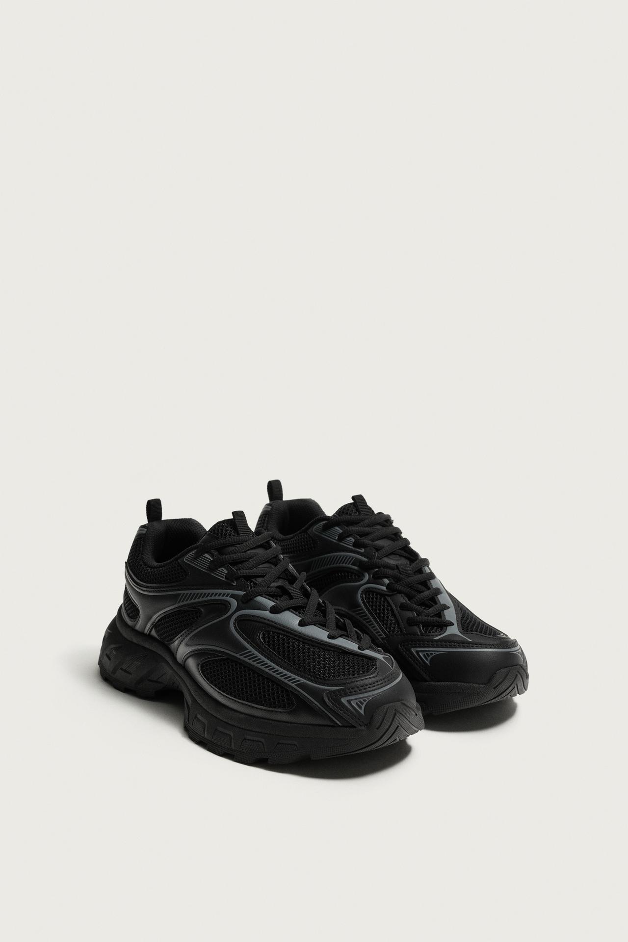 CHUNKY SOLE SNEAKERS — Black