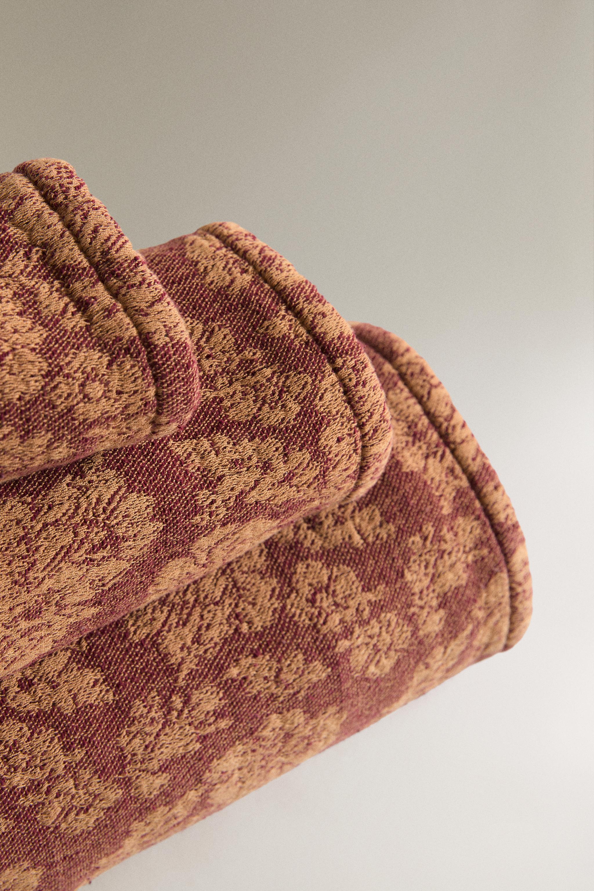 CHIFFON JACQUARD BATH TOWEL