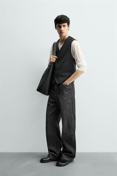 STRUCTURED WAISTCOAT WITH WOOL - Black by Zara