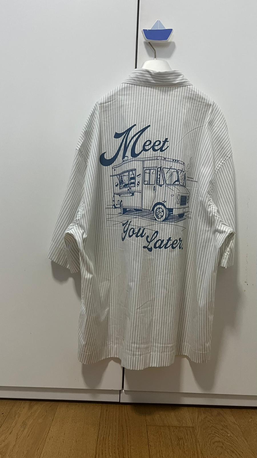 STRIPED SHIRT WITH CONTRAST PRINT - Image 2