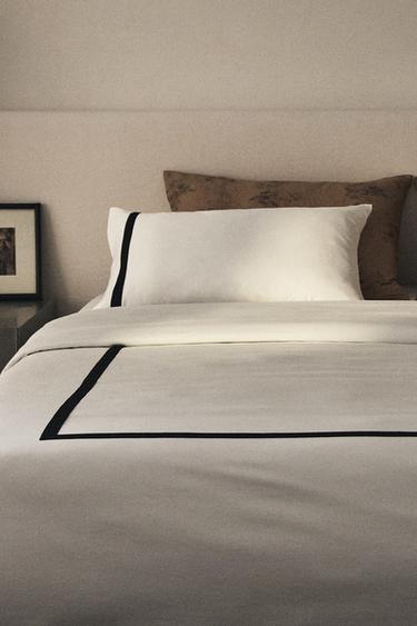 サテン デコレーションストリップ デュべカバーブラックZaraのサテン デコレーションストリップ デュべカバー - ブラック