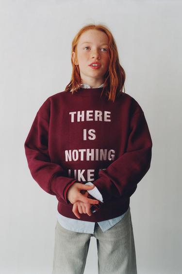 EMBROIDERED SLOGAN SWEATSHIRT - Burgundy by Zara