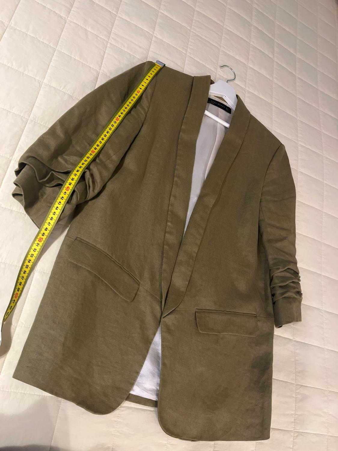 BLAZER WITH PLEATED SLEEVE DETAIL - Image 6