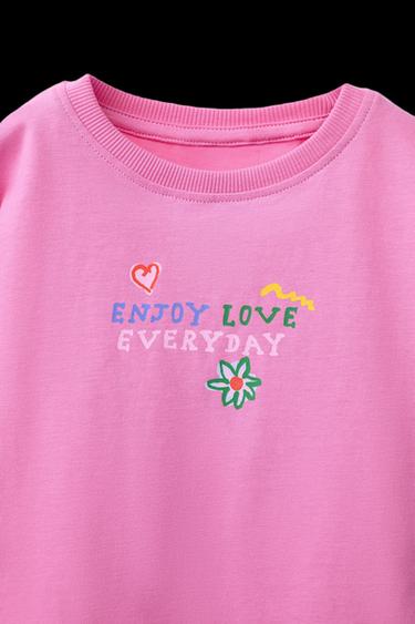 CAMISETA ESTAMPADO TEXTO - Rosado oscuro de Zara