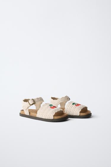 SANDALES EN CROCHET ET CERISES - Blanc écru de Zara - Image 1