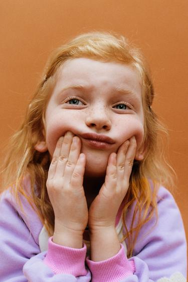 SWEATSHIRT WITH CONTRAST FLORAL SLEEVES - Ecru by Zara