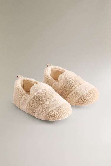 CHAUSSONS ENFANT EFFET MOUTON - Beige clair de Zara - Image 1