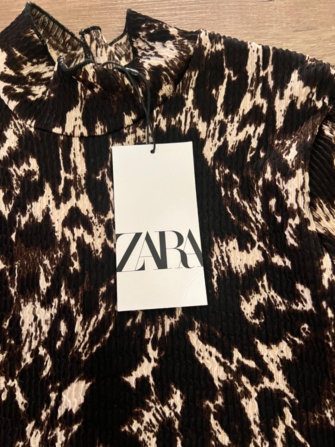 PRINTED JACQUARD DRESS - Image 3