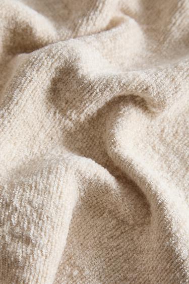 CHENILLE THROW - Beige by Zara