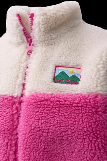 JACKE IN BLOCKFARBEN AUS TEDDYFELL MIT ETIKETT - Verschiedene von Zara