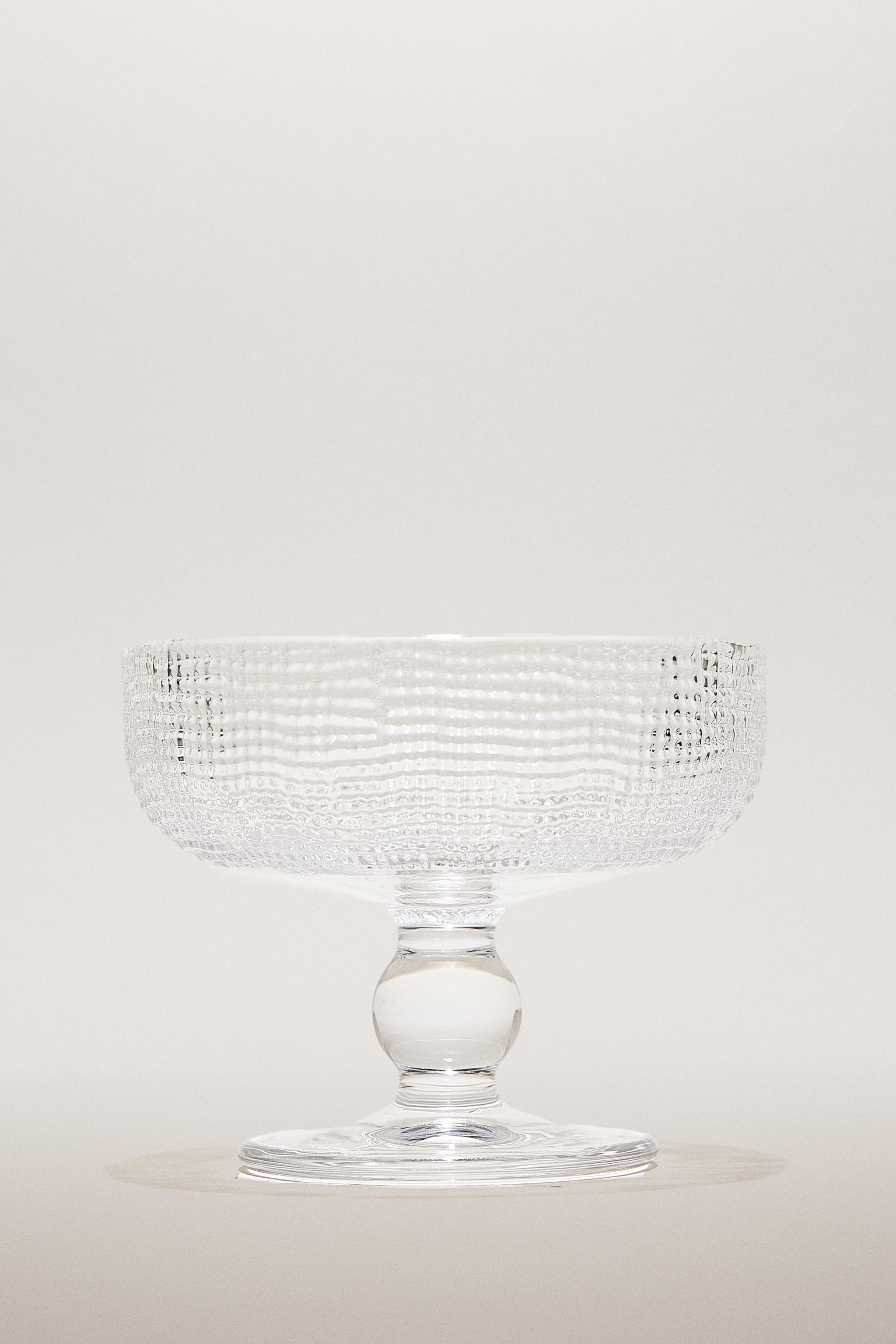 RAISED DESIGN GLASS ICE-CREAM CUP