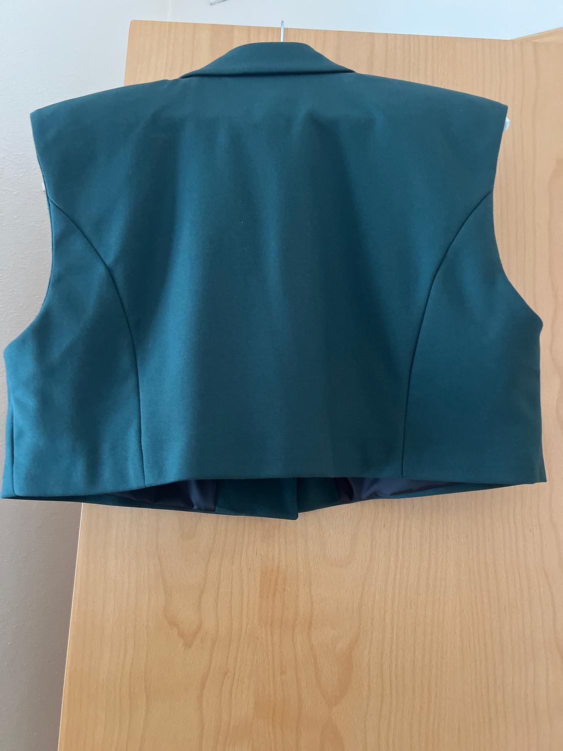 SHORT WAISTCOAT WITH FLAPS - Image 3