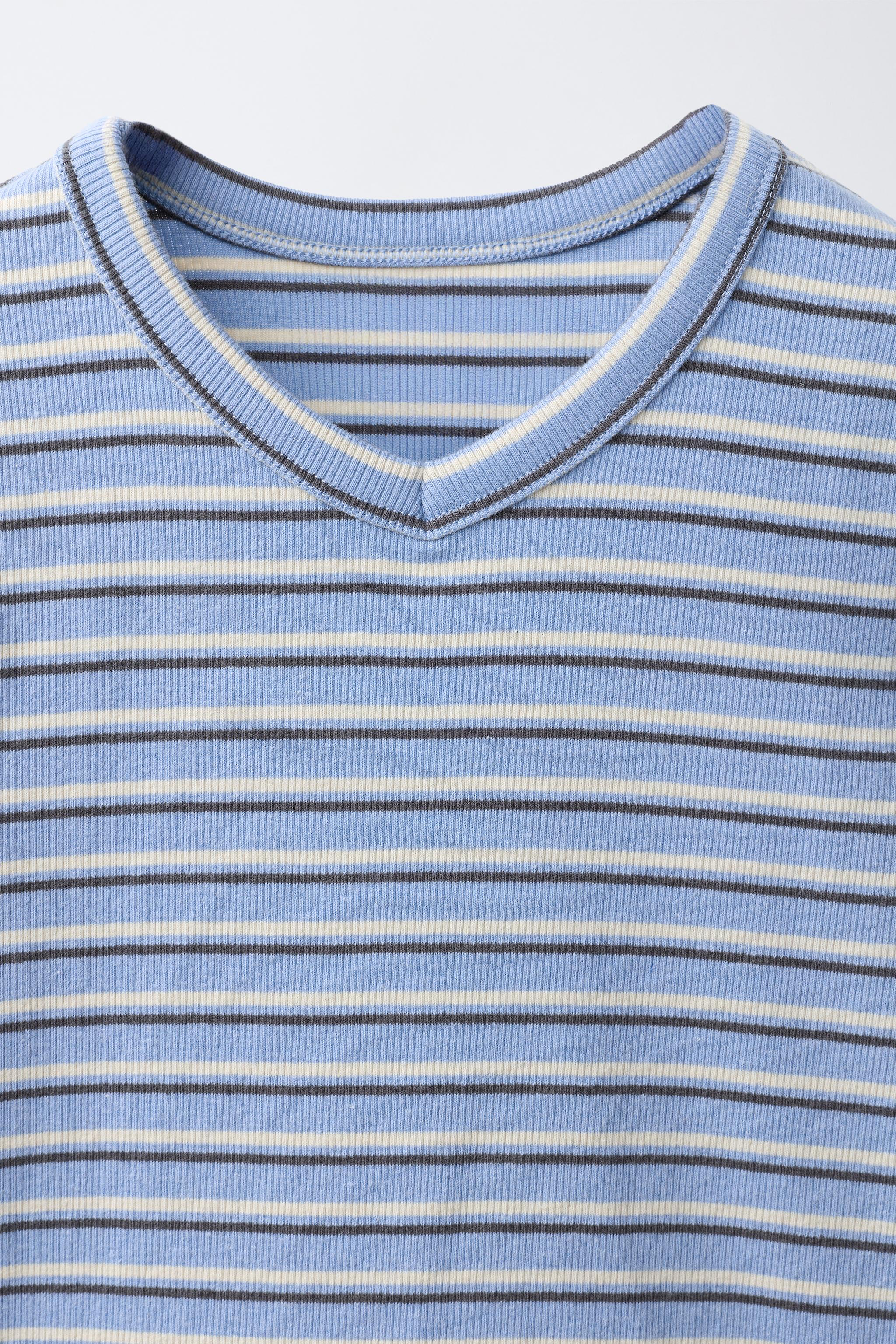 STRIPED RIBBED V-NECK T-SHIRT