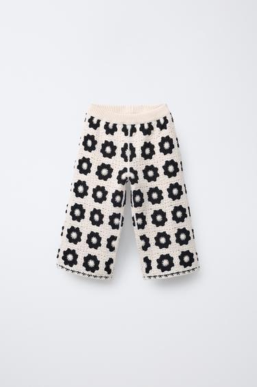 PANTALÓN PUNTO FLORES CROCHET - Crudo / Negro de Zara