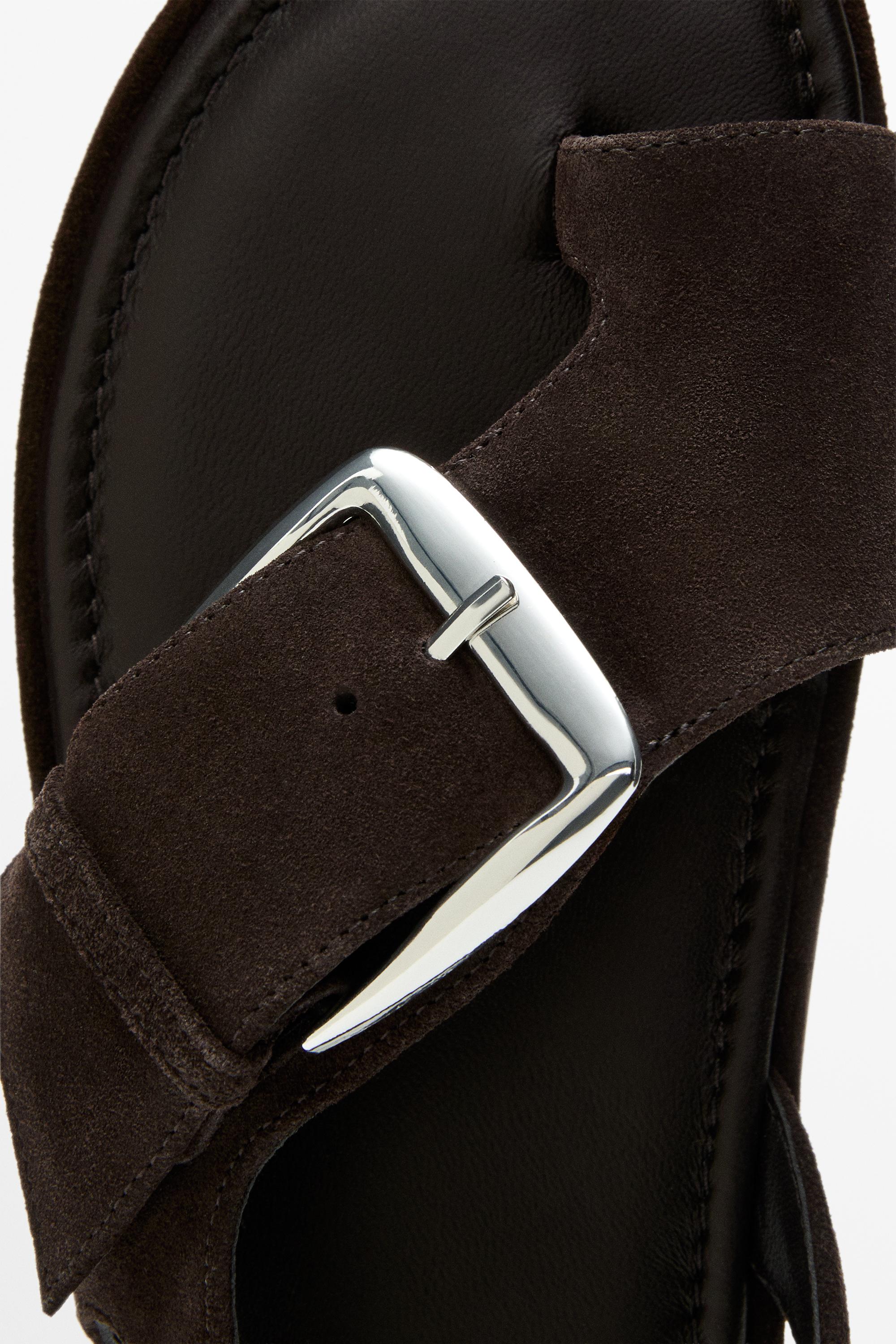 Flat slider sandals with buckle