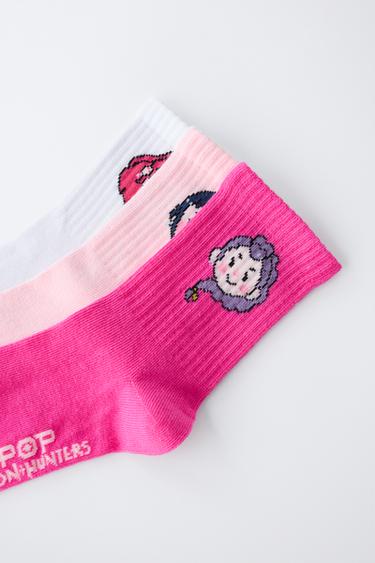 LOT DE TROIS CHAUSSETTES MI-Hautes KPOP DEMON HUNTERS™ NETFLIX © - Rose de Zara - Image 1