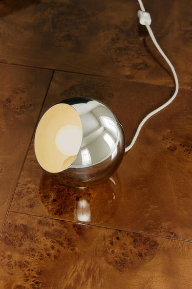 Zaras HALVKLOTFORMAD BORDSLAMPA - Silver