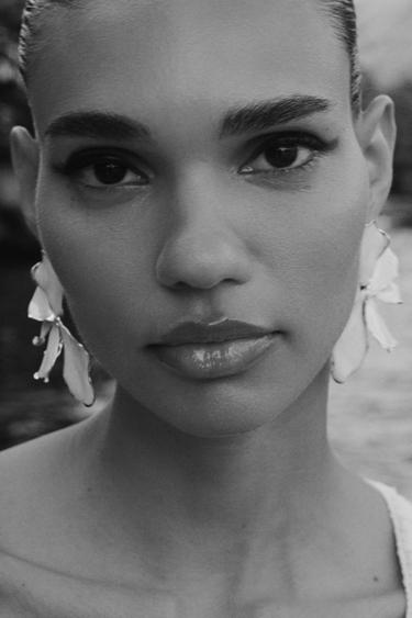 BOUCLES D'OREILLES ÉVENTAIL ÉMAILLÉES - Doré de Zara - Image 3