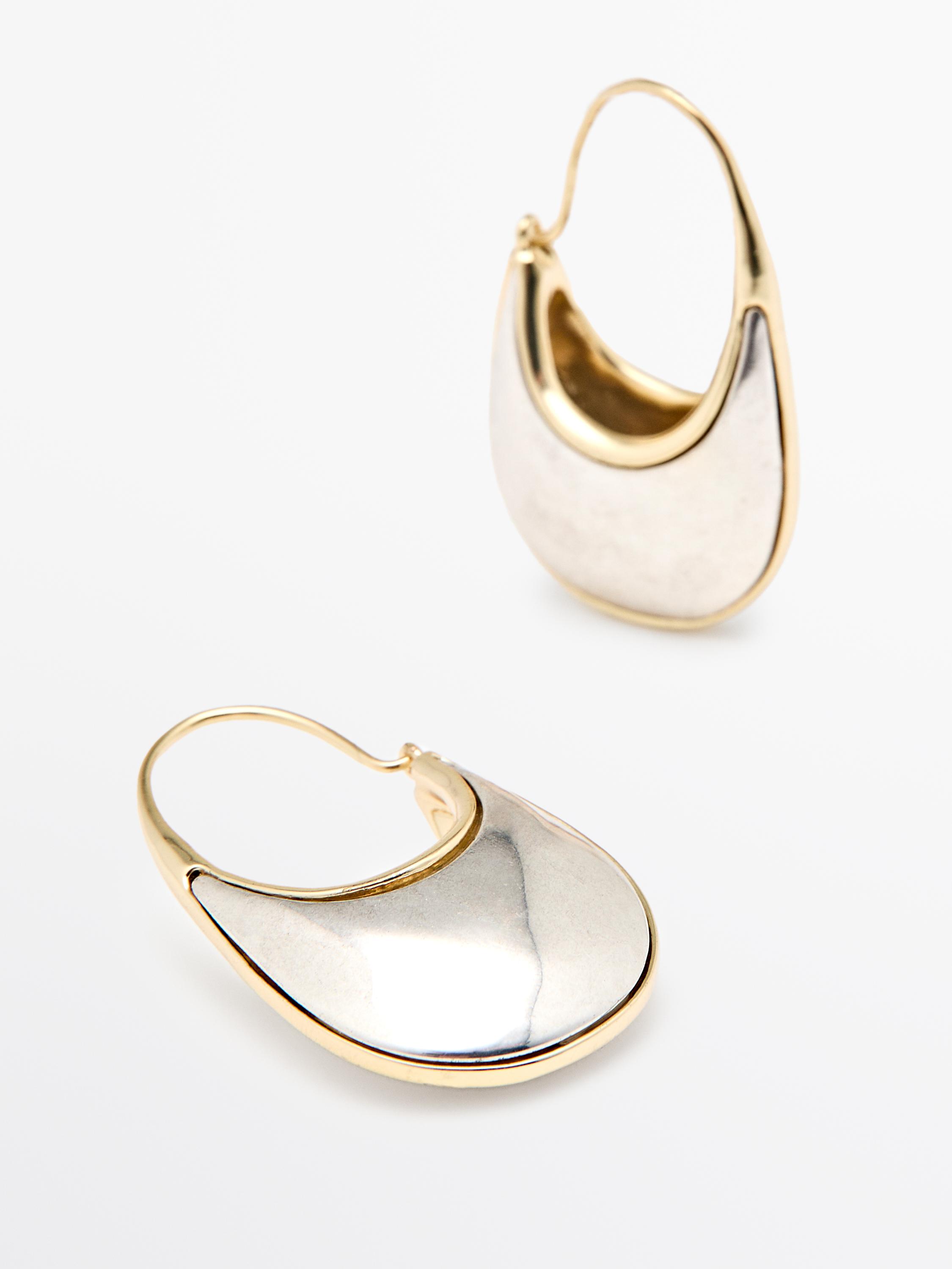 Boucles d’oreilles anneaux contrastantes