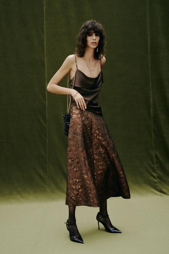 SHINY JACQUARD CAPE SKIRT