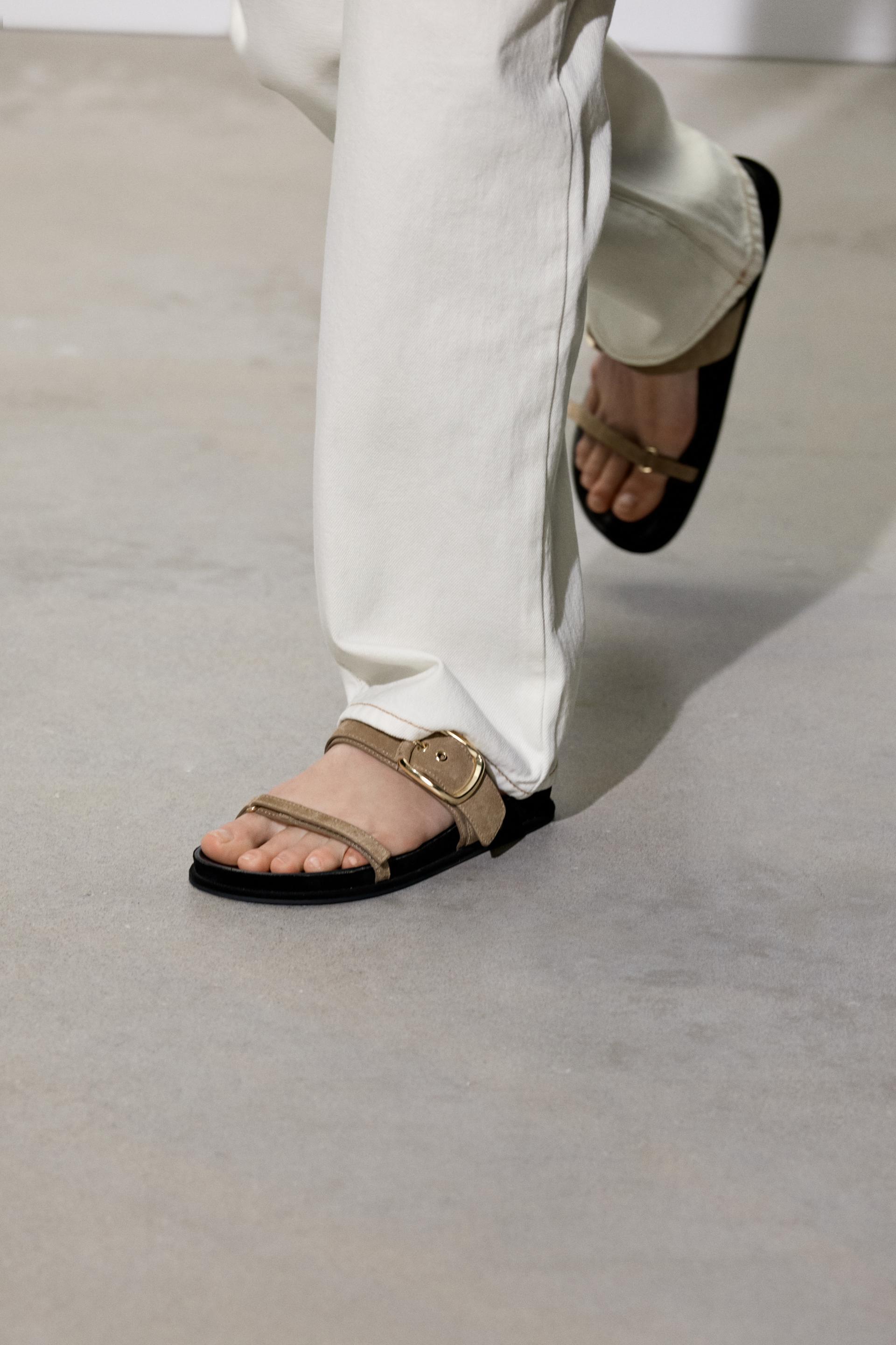 FLAT SUEDE STRAPPY SANDALS