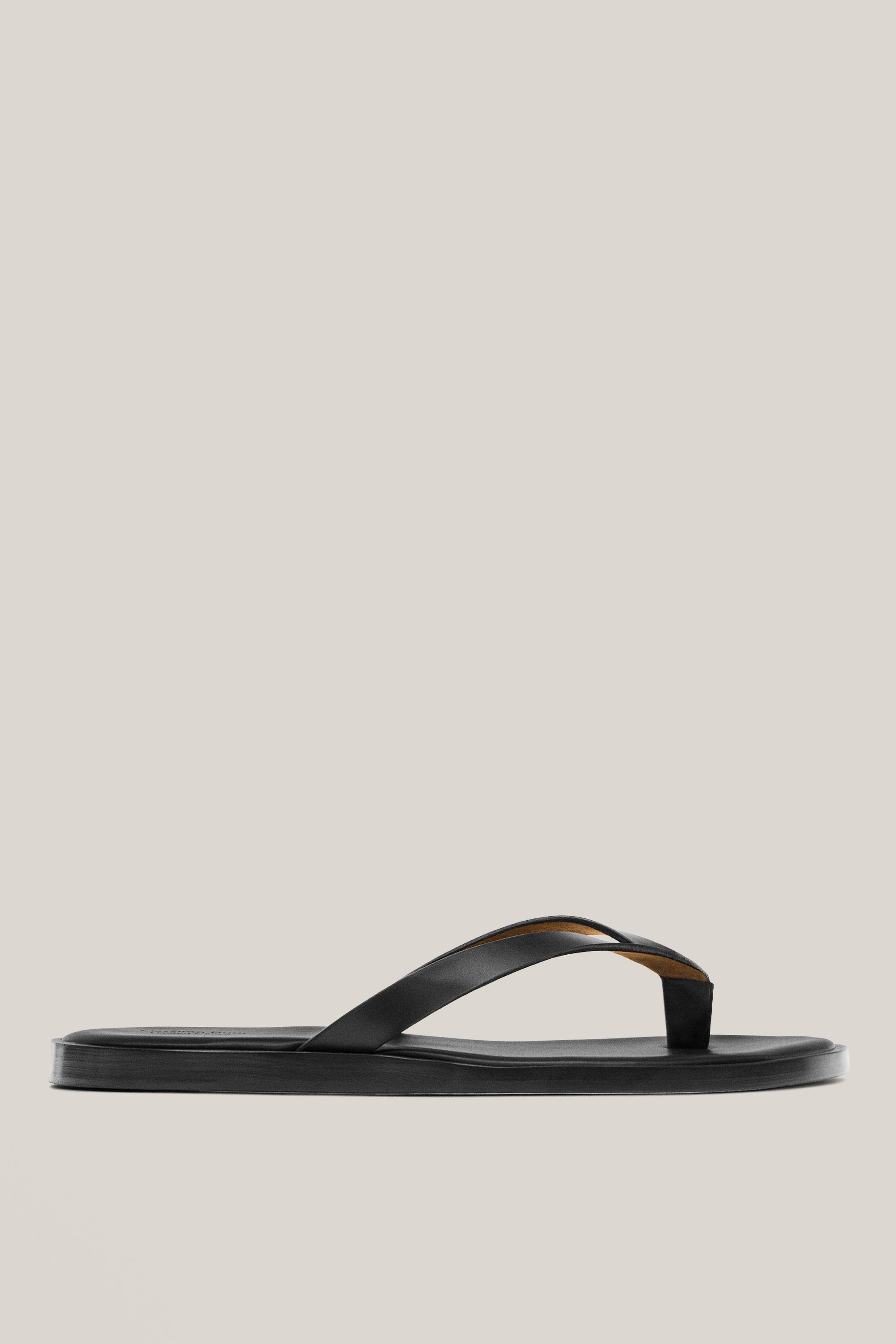 Nappa sandals with toe divider