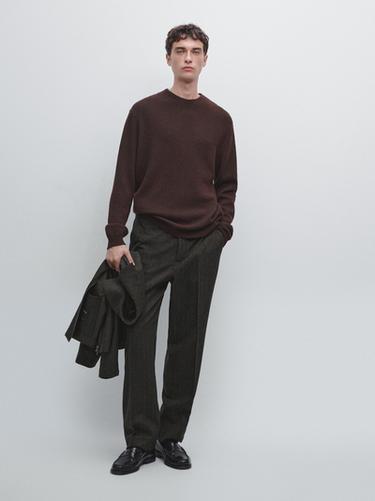 Pull à col rond en maille de laine mélangée - Bordeaux de Zara