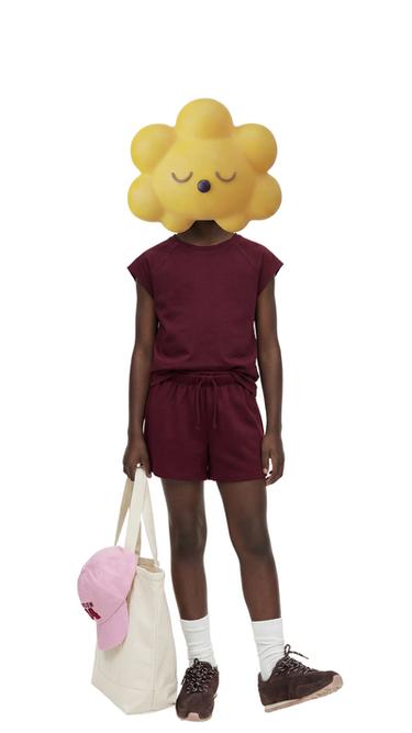 برمودا أساسية - بورجندي الخاص بـ Zara