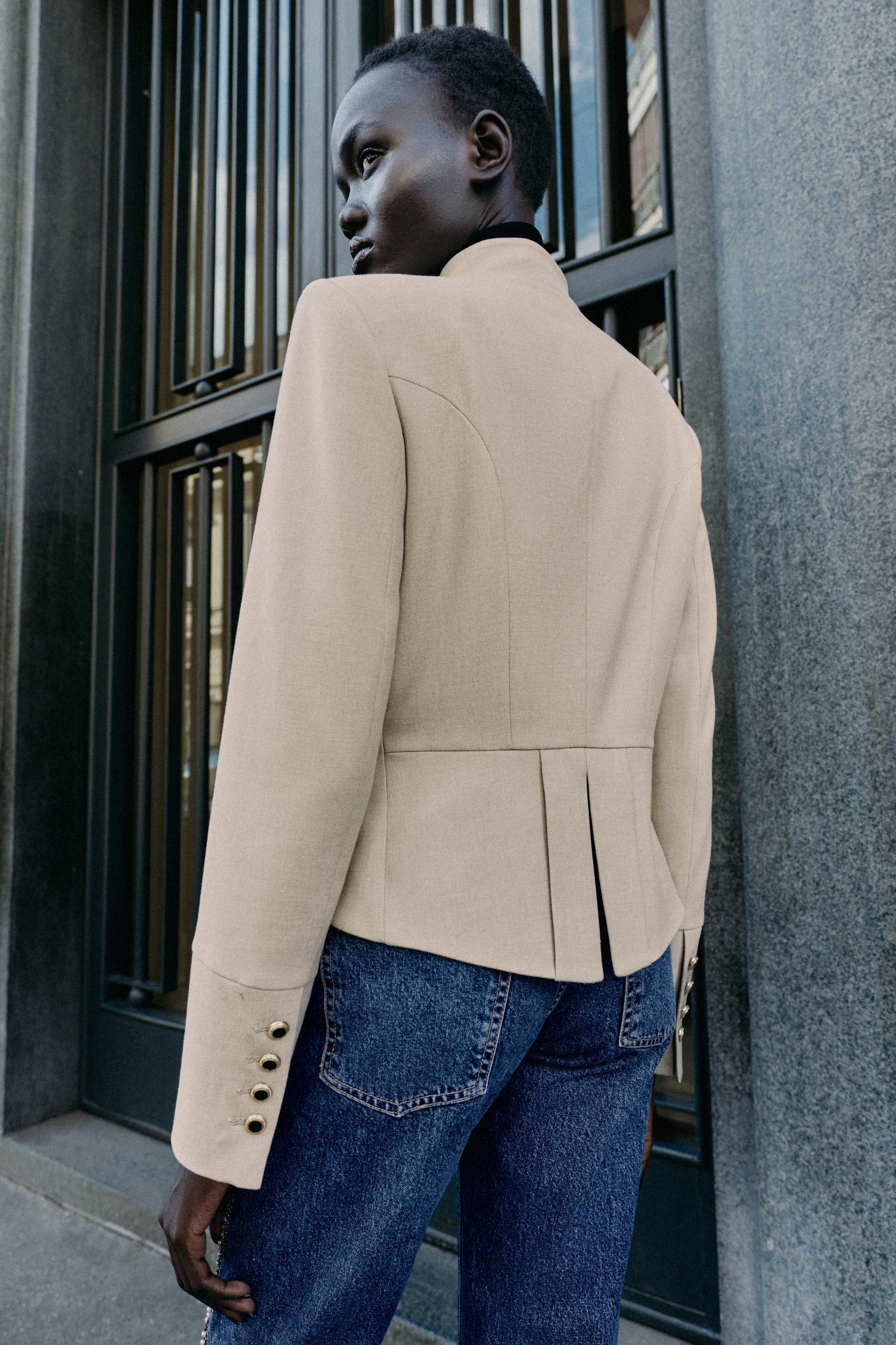 TAILORED LAPEL BUTTON BLAZER