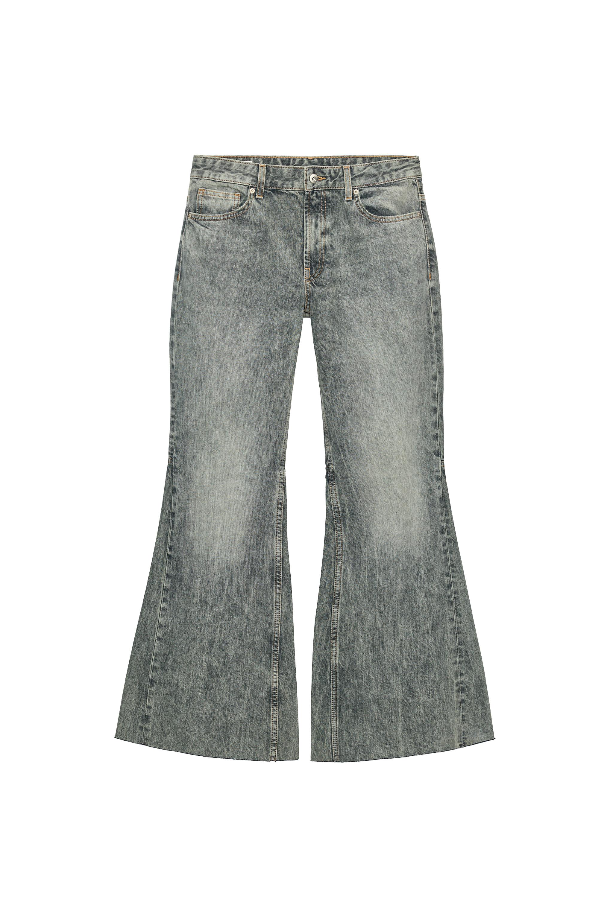 SUPER FLARE FIT TIRO BAJO TRF JEANS