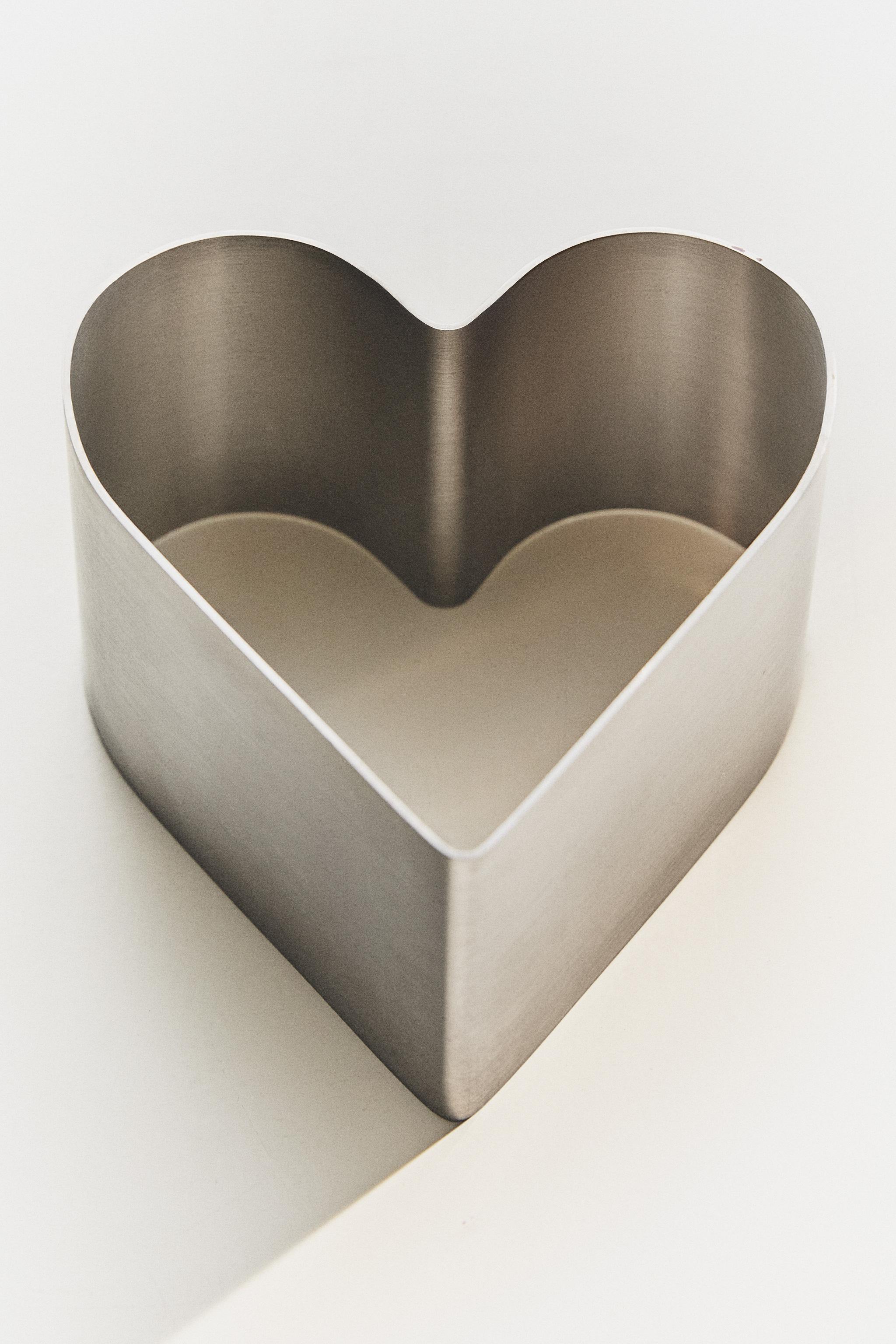 HEART COOKIE BAKING MOULD