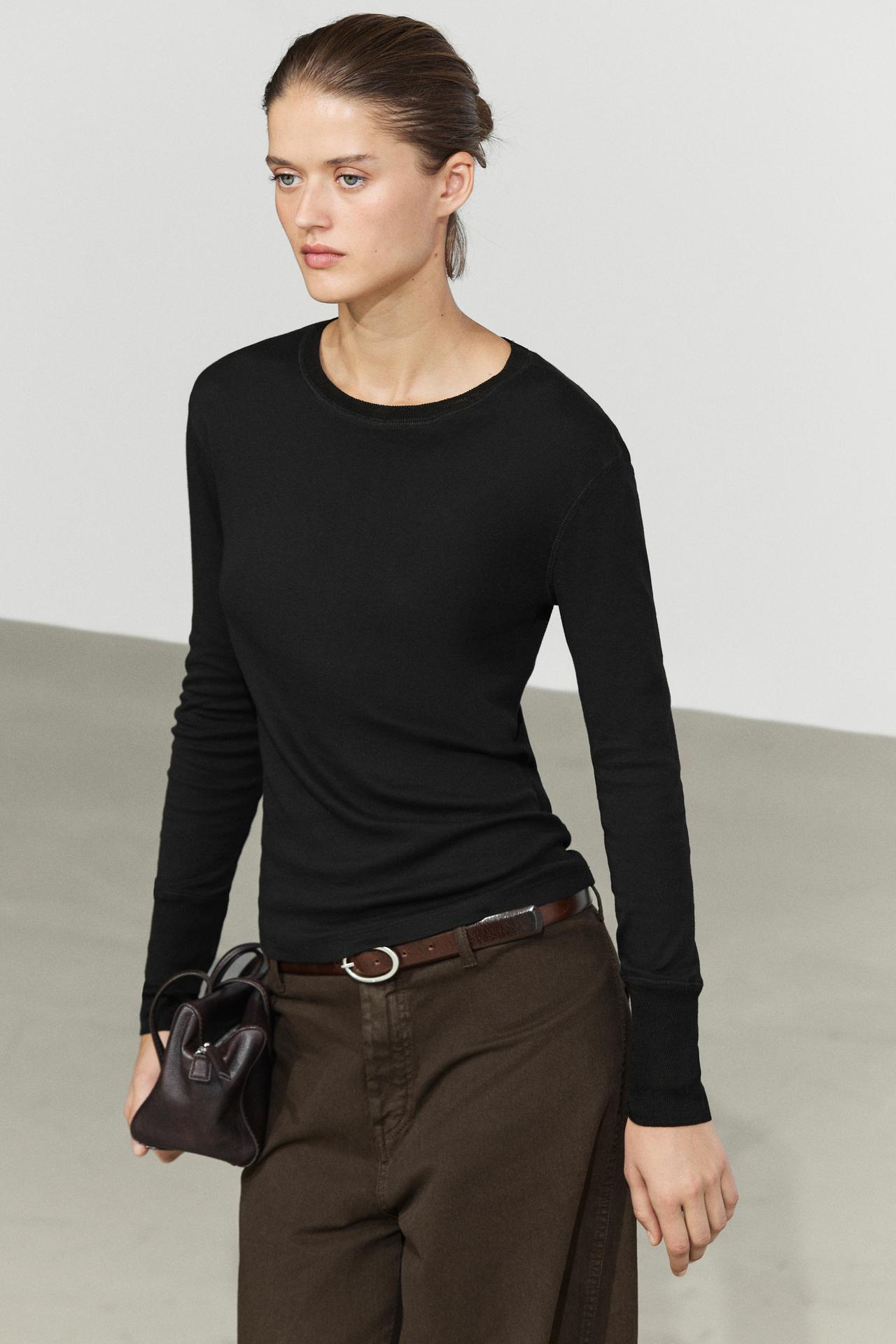 Long sleeve T-shirt with cuff detail — Black