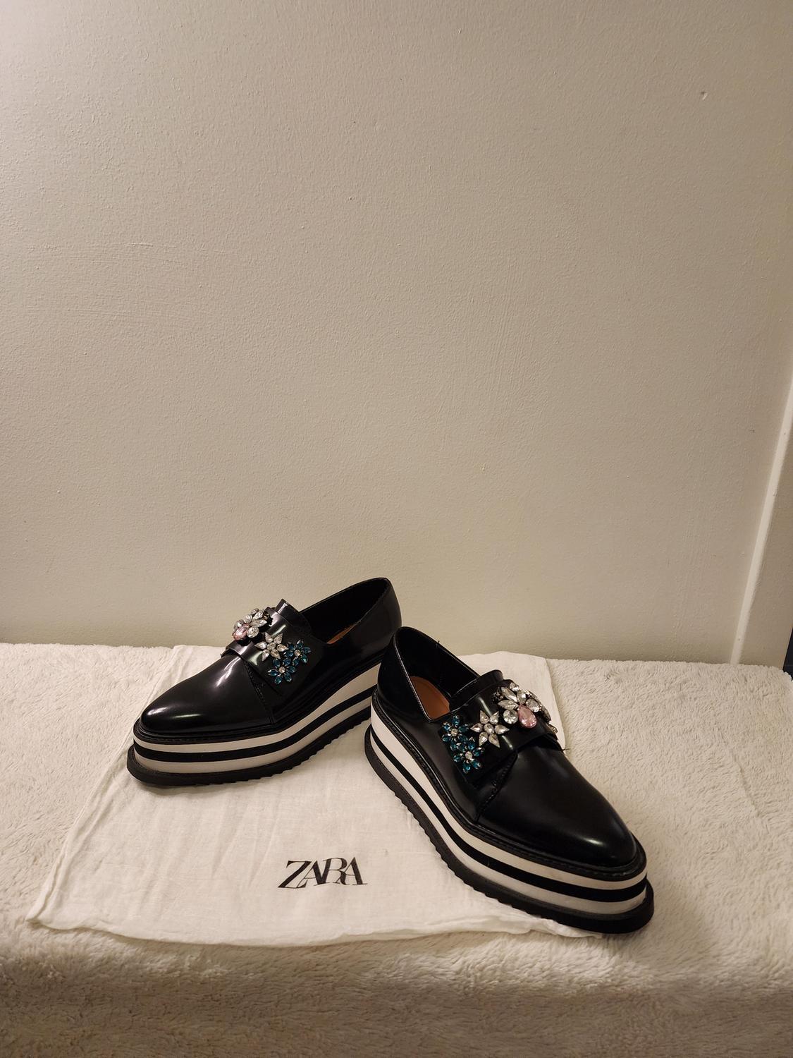 BEADED BLACK MIRROR OXFORD PLATFORM LACE UP - Image 4