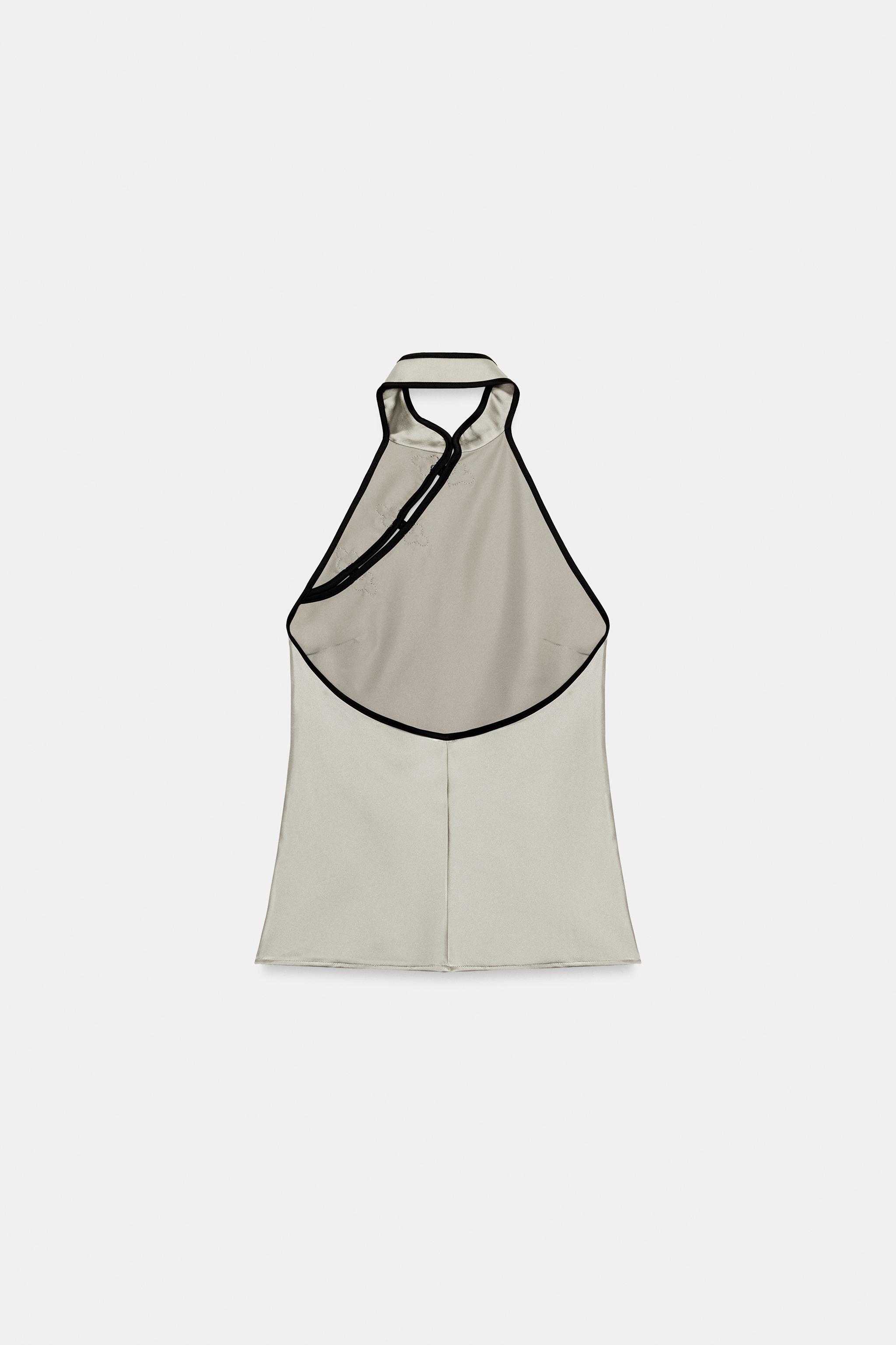 TOP SATINÉ HALTER À BRANDEBOURGS